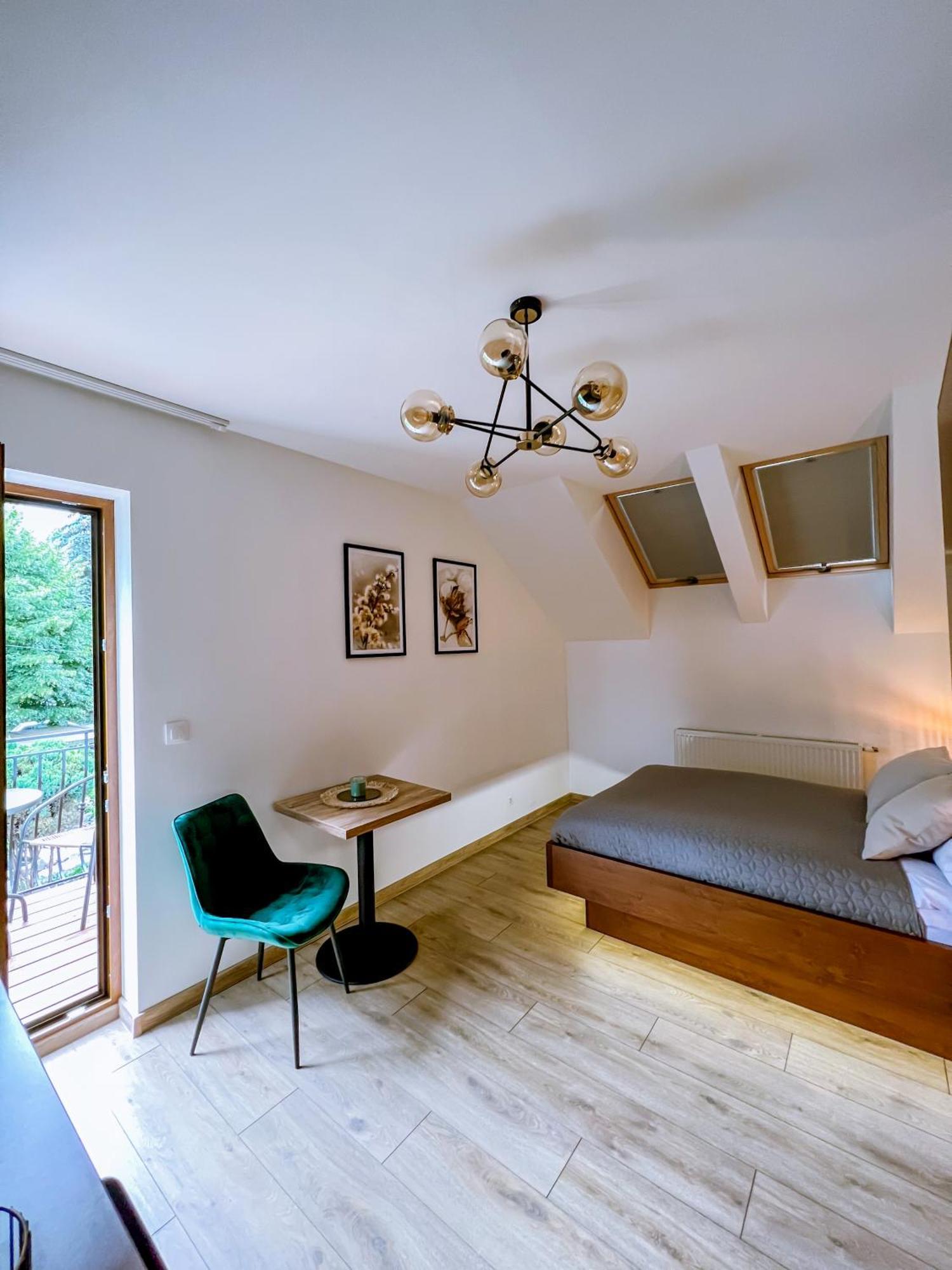 Domek Pod Katalpami Glowno Szoba fotó