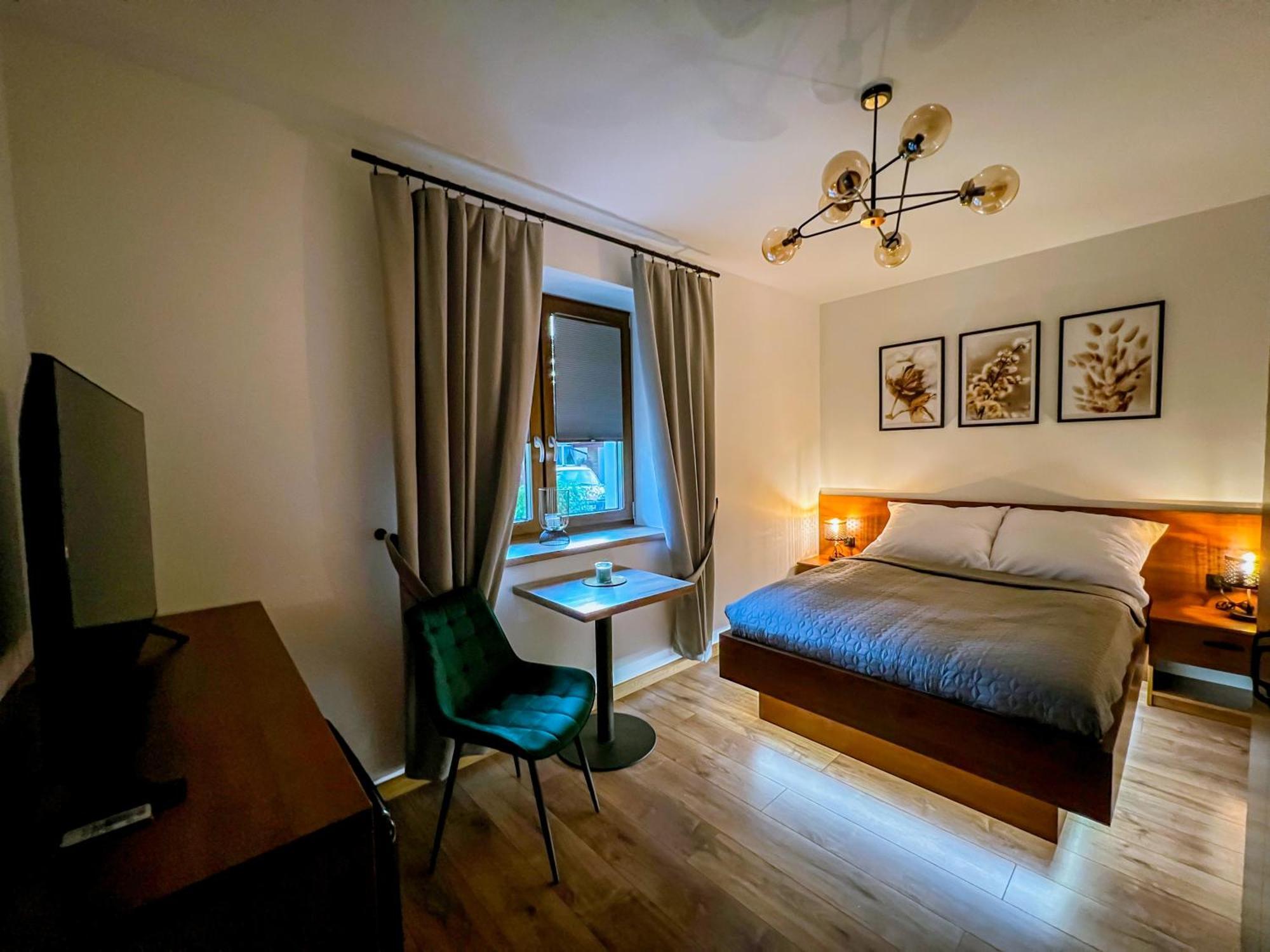 Domek Pod Katalpami Glowno Szoba fotó
